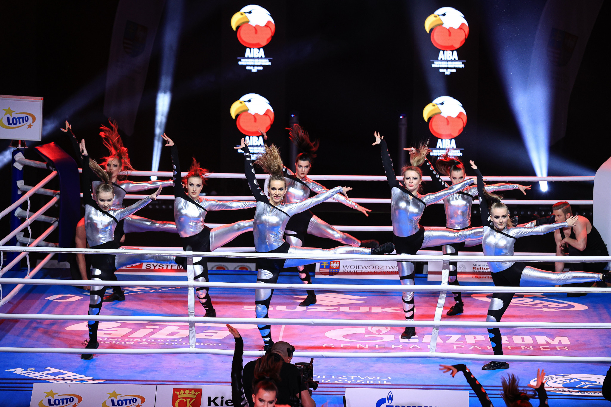 A dance display took place in the ring before the fights took place in Kielce ©AIBA
