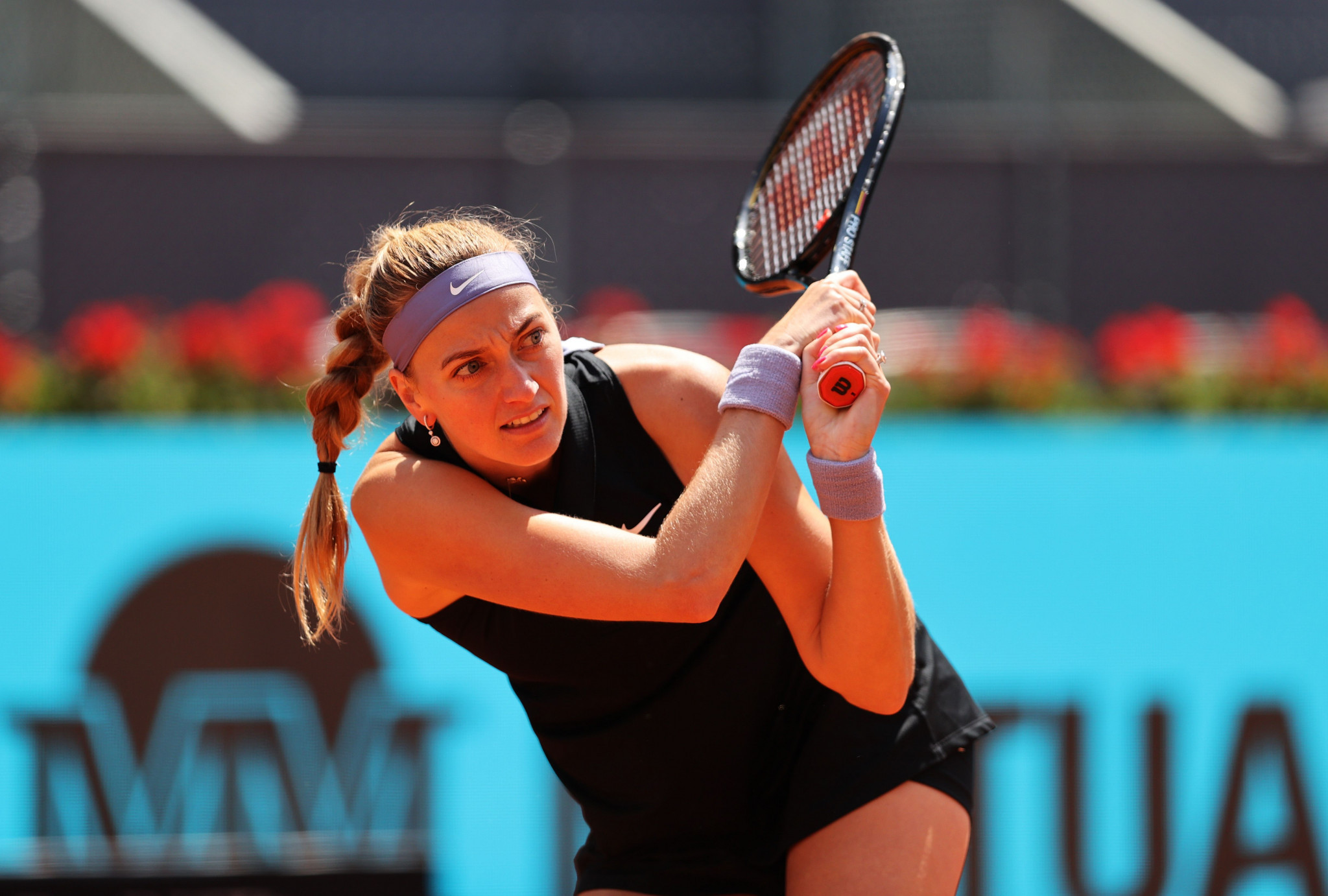 Kvitová on track for fourth Madrid Open title after passing last-16 test