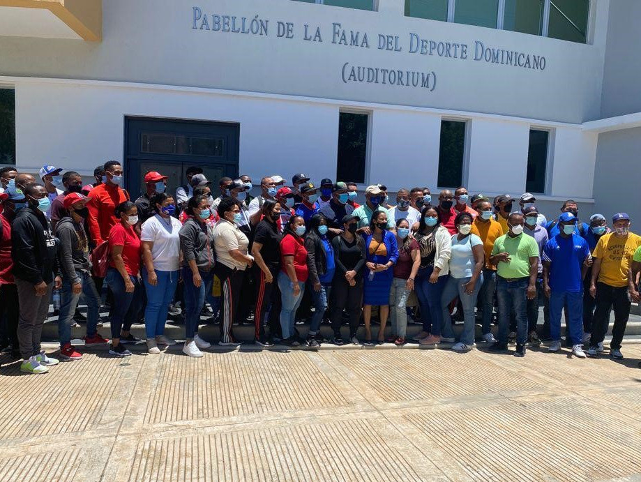 A recent Baseball5 introduction course held in Santo Domingo attracted more than 70 physical education professionals, teachers, coaches and representatives of the Armed Forces ©WBSC/FEDOBE