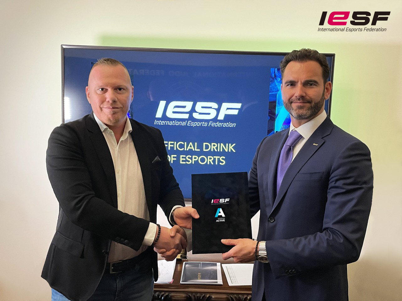 The IESF and Immun Active have partnered in the production of a vitamin drink specially tailored to the needs of esports athletes ©IESF