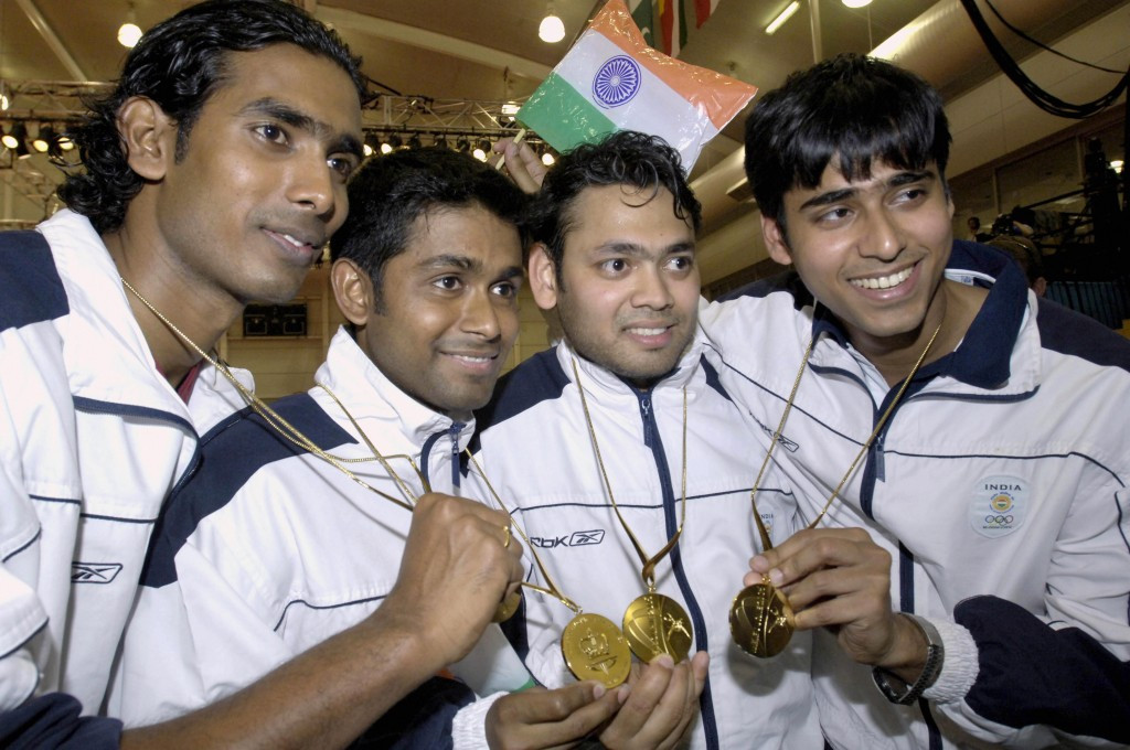 The India team pose with their medals after victory at Melbourne 2006 ©Getty Images