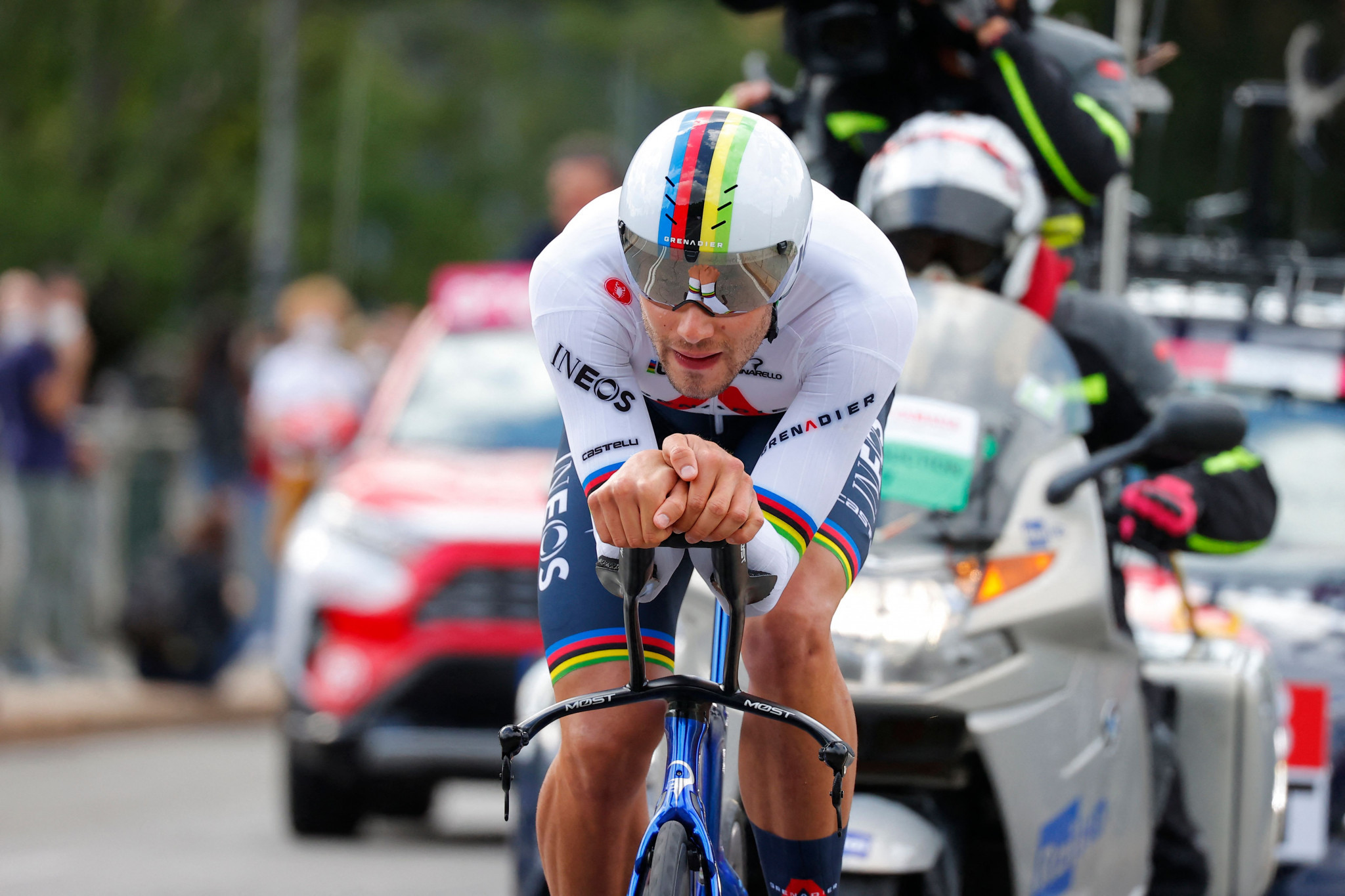 Ganna wins individual time trial in Turin as Giro d'Italia begins