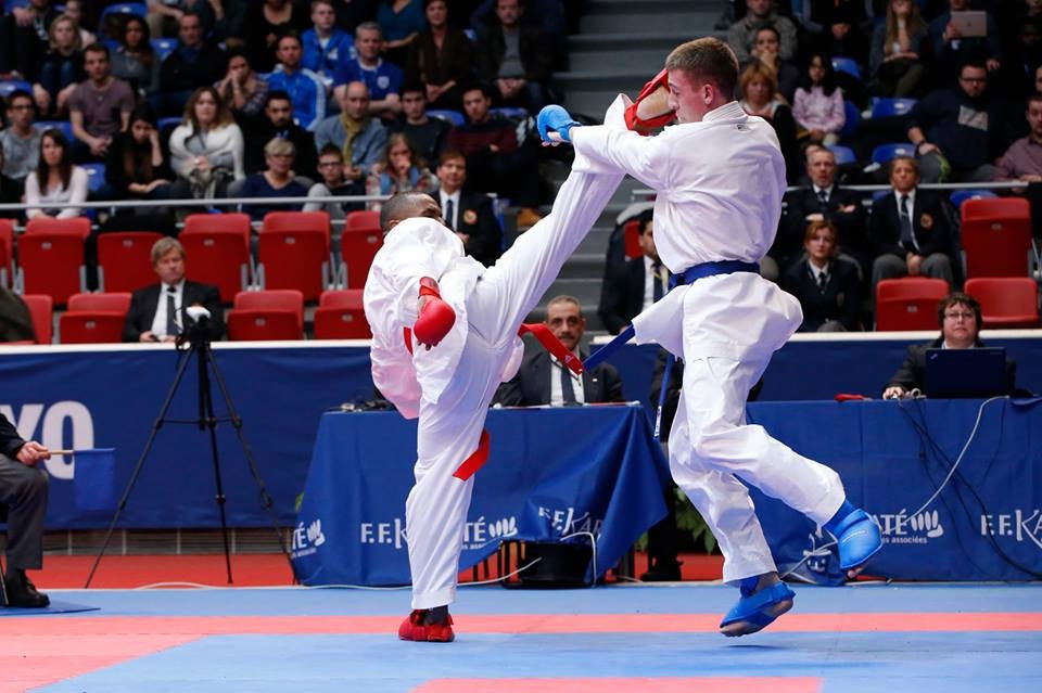 Frenchman Marvin Garin (left) reached the men's under 67kg final but suffered a nasty injury during his defeat ©Denis Boulanger/FFKDA