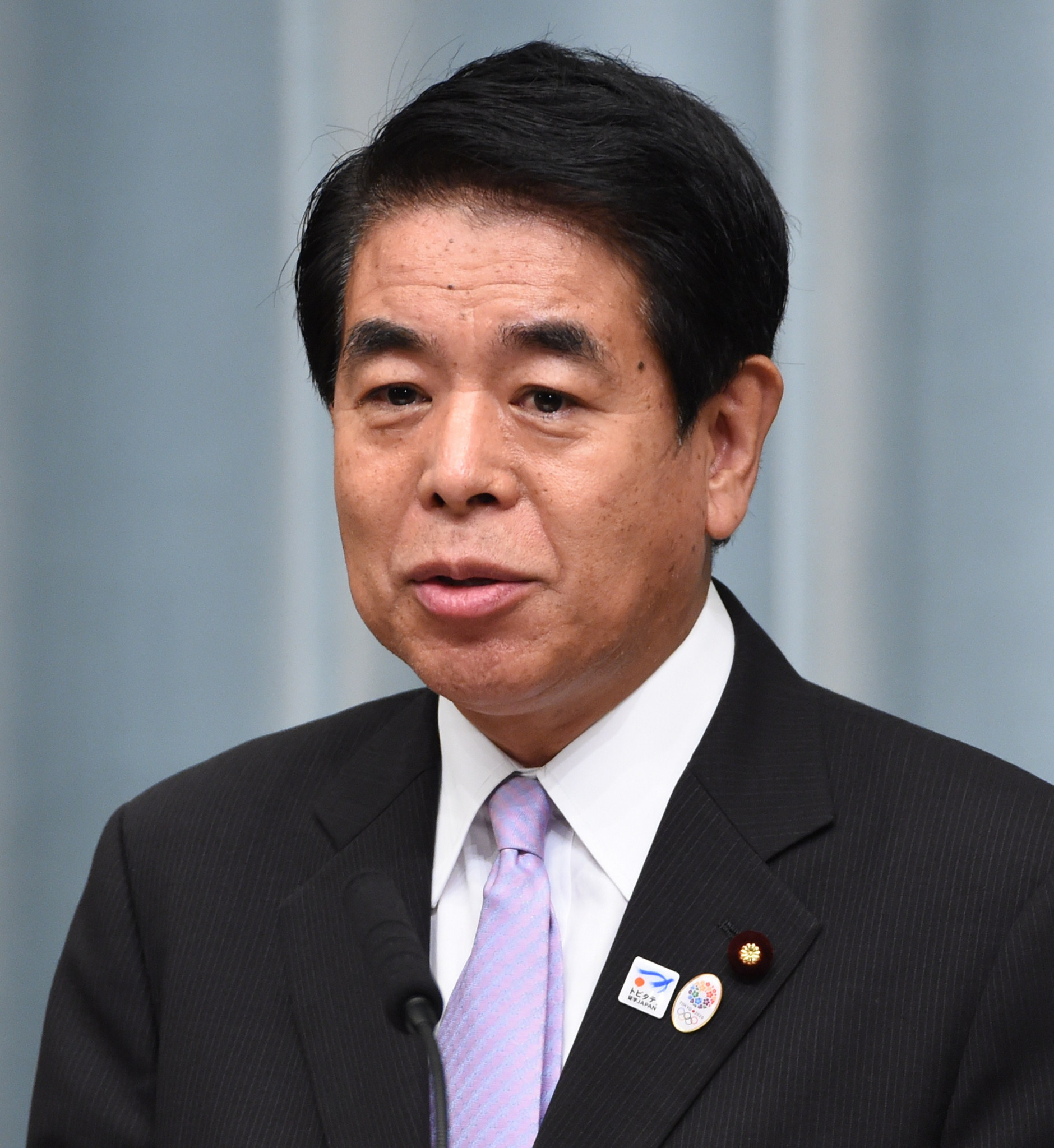 Senior Japanese politician calls for decision on Tokyo 2020 spectators before Bach visit