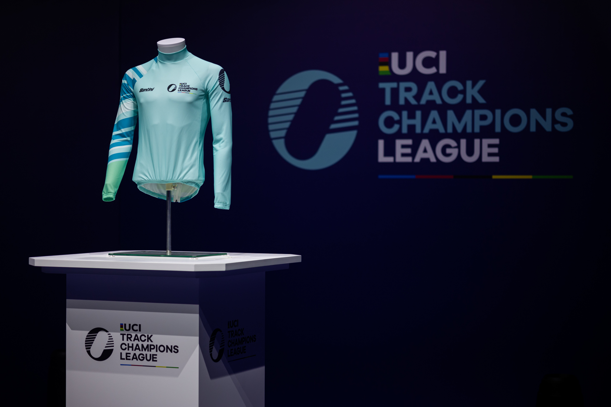 The top ranked riders in the series will wear a leader's jersey  ©UCI