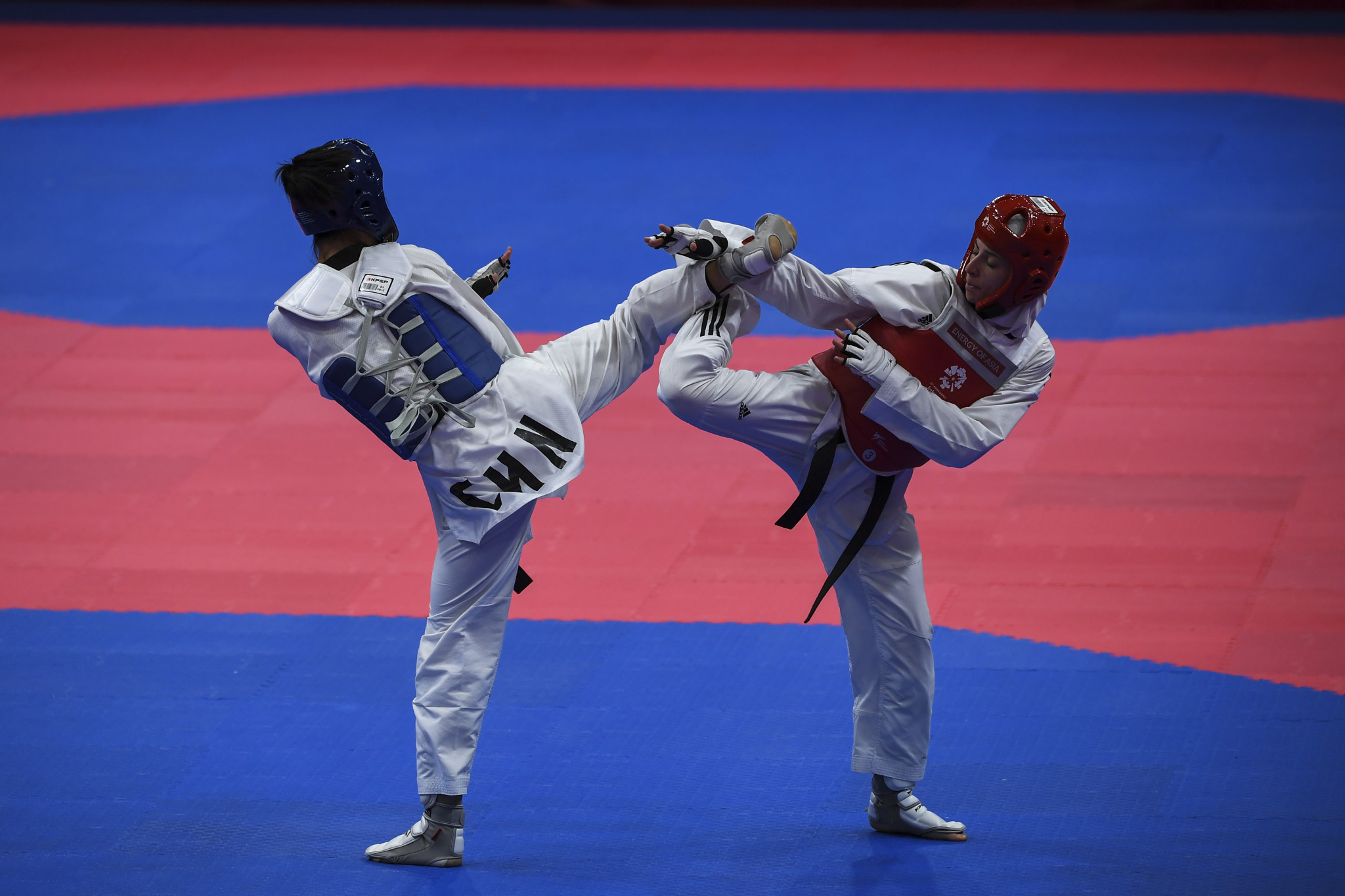 Julyana Al-Sadeq, right, qualified for Jordan without having to fight ©Getty Images