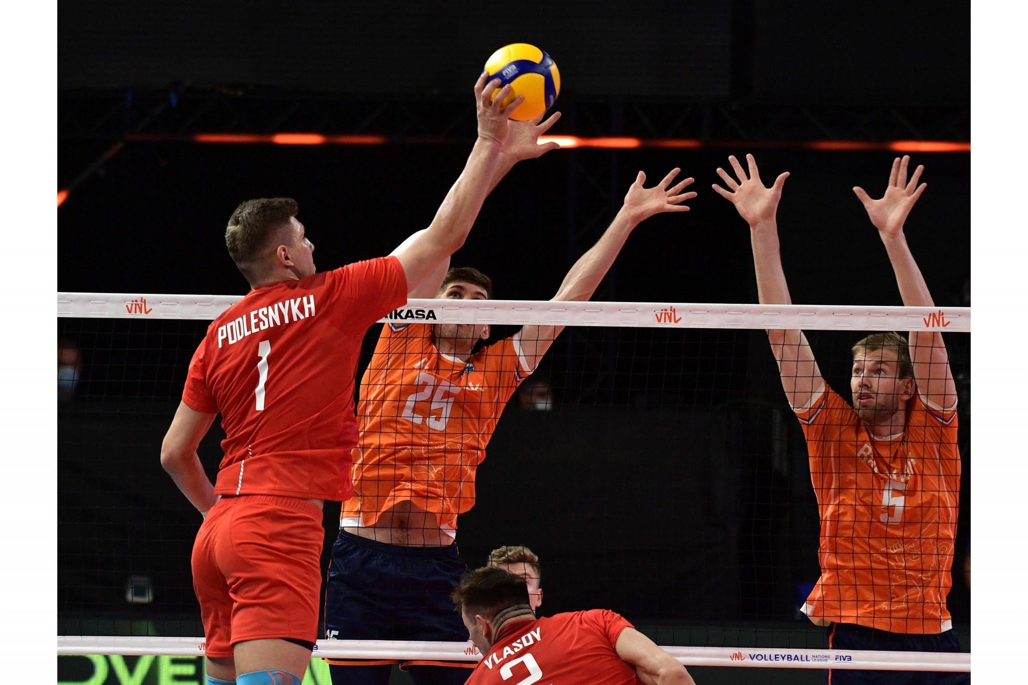 Russia, playing in red, are one of five unbeaten countries after the second day of men's matches in the Volleyball Nations League ©Volleyball World