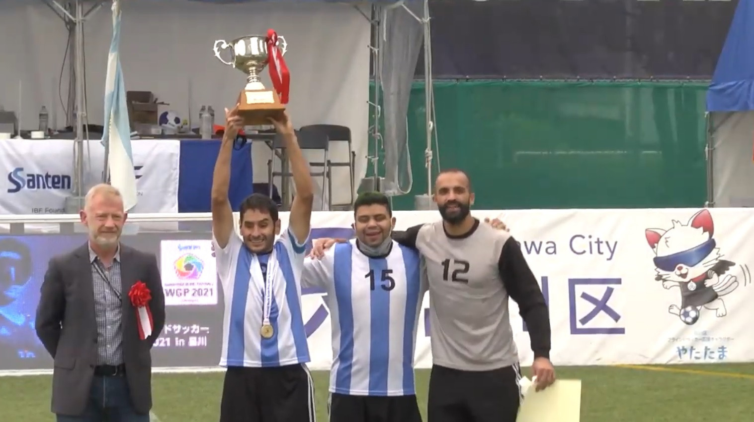 Argentina lift the Blind Football World Grand Prix trophy after beating Japan in the final ©IBSA Football