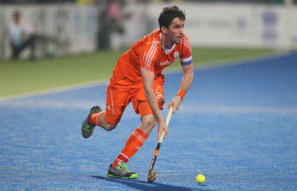 Double Dutch triumph as Van der Horst and Welten are crowned hockey's best players of 2015