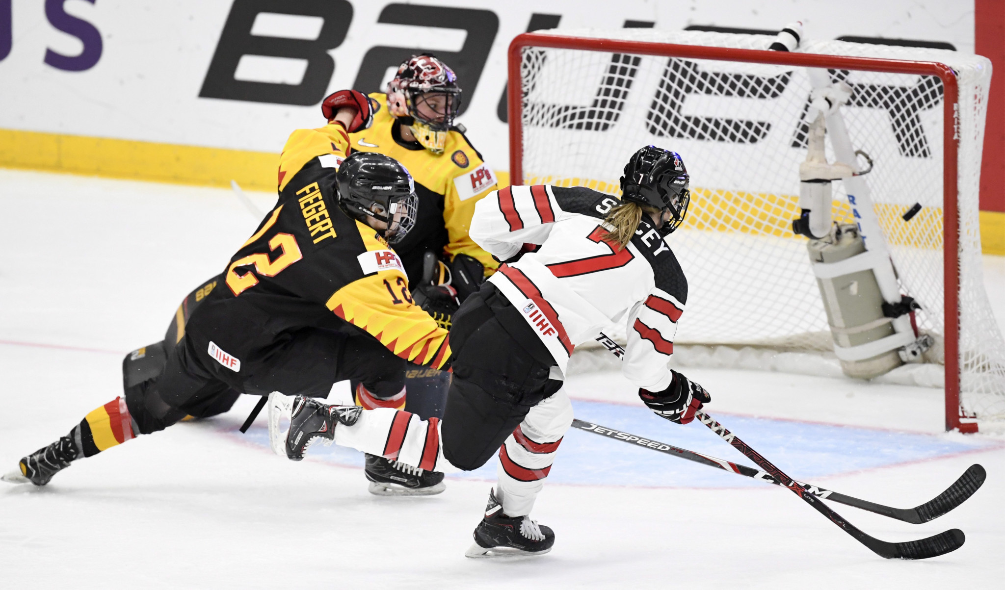 Germany were beaten by Canada in the quarter-finals of the last IIHF Women's World Championship ©Getty Images