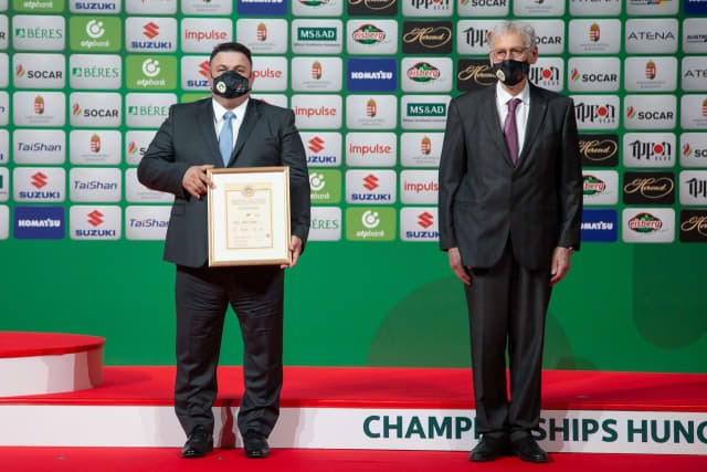 Lascau and referees honoured by IJF at World Championships