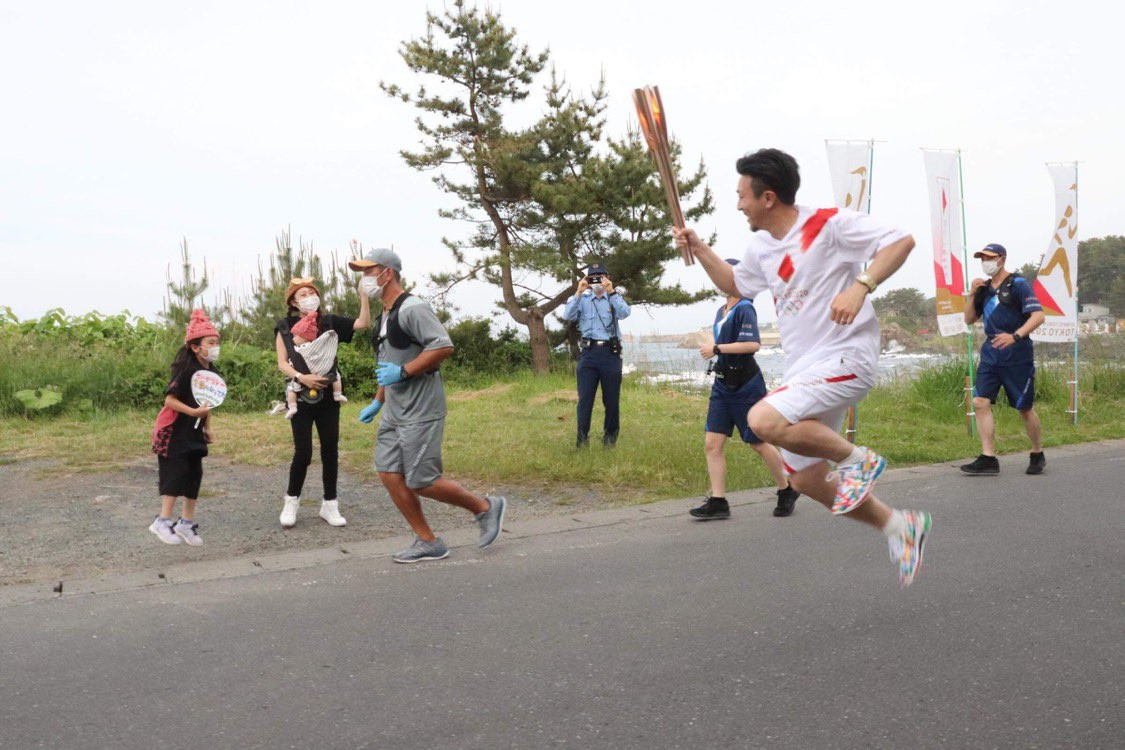 Hibiki Yamamichi, who works for the Ainu Cultural Foundation, had carried the Olympic Torch in Hokkaido Prefecture yesterday ©Tokyo 2020