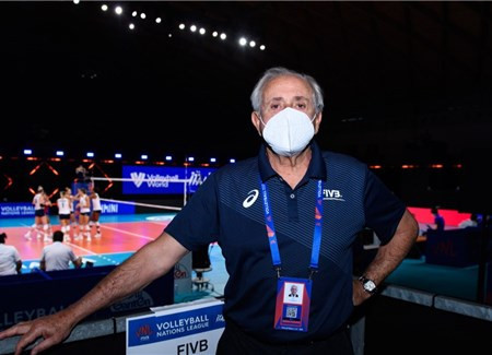 FIVB President Graça enters Volleyball Nations League "bubble" in Rimini 