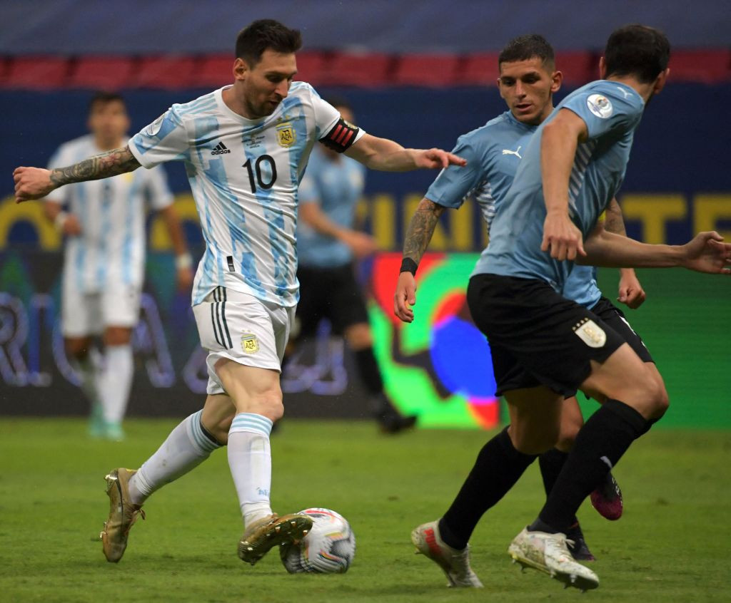 Argentina beat Uruguay 1-0 at the CCopa América in Brasiia to move top of Group A ©Getty Images