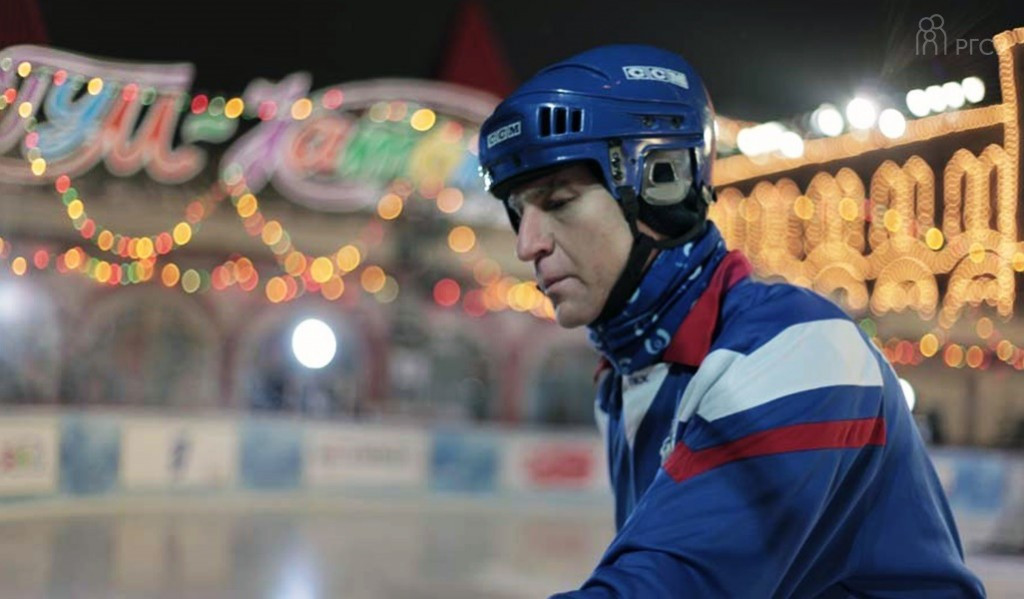 FISU President celebrates Students' Day in Russia with game of bandy in Red Square