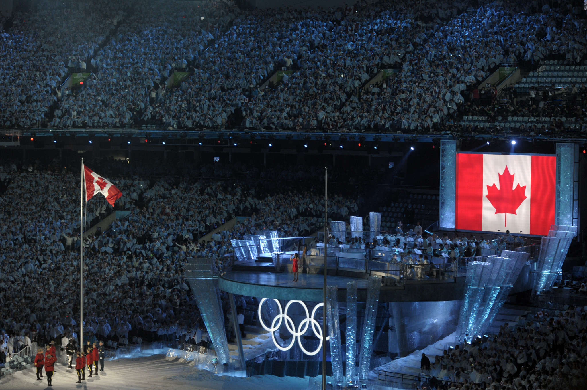 Ои 2010. Зимние Олимпийские игры 2010 года в Ванкувере. 2010 Открылись XXI зимние Олимпийские игры в Ванкувере (Канада).