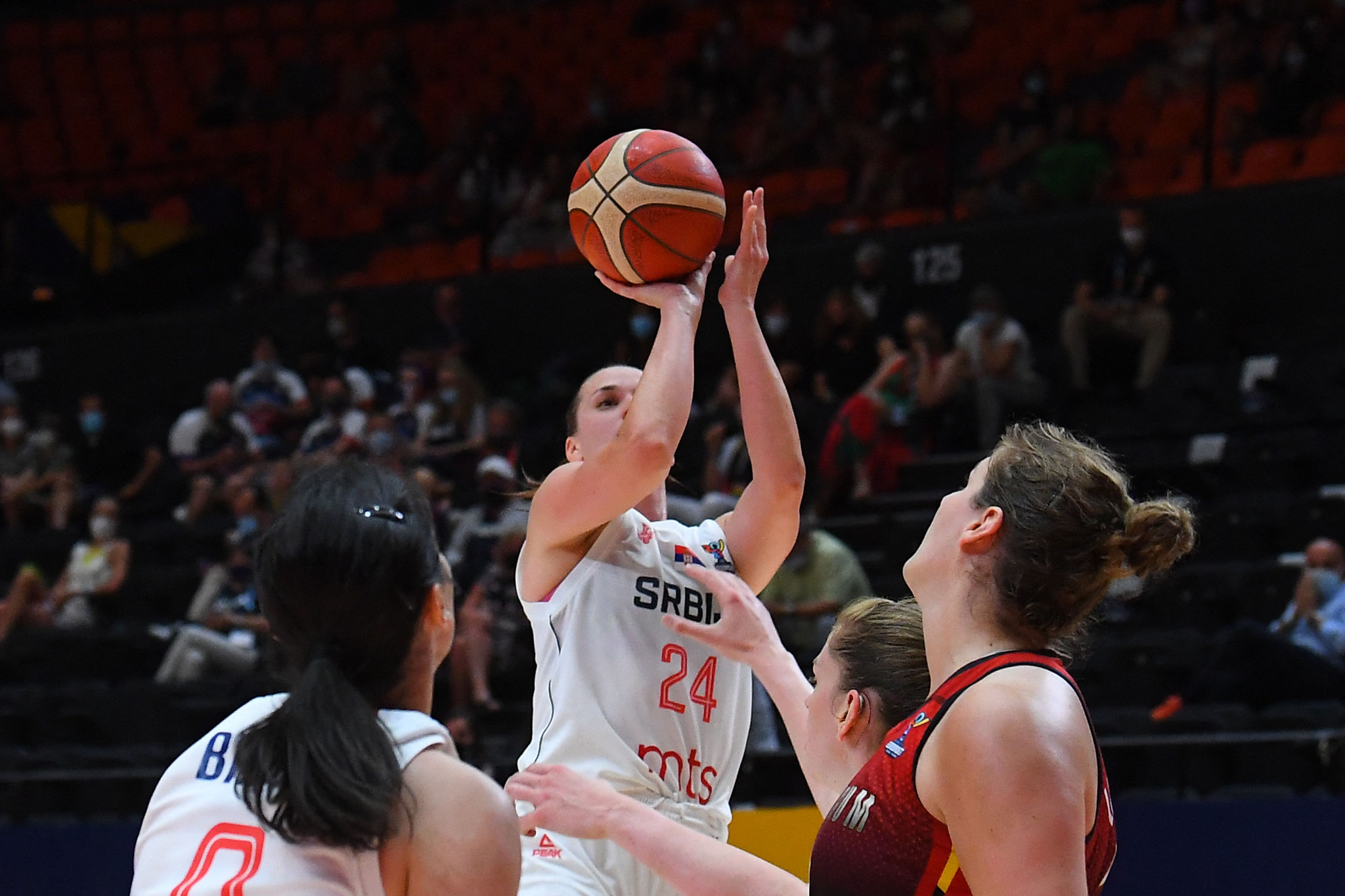 Serbia, playing in white, edged out Belgium by the narrowest of margins to reach the FIBA Women's EuroBasket final ©Getty Images