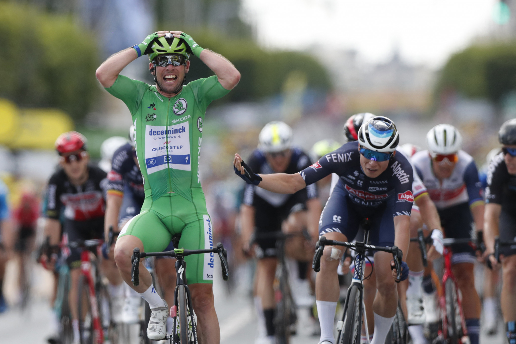 Cavendish repeats Châteauroux success as resurgence continues at Tour de France