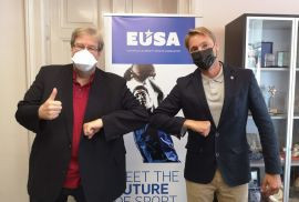 WFDF executive director Volker Bernardi, left, met EUSA sports manager Miha Zvan ©EUSA