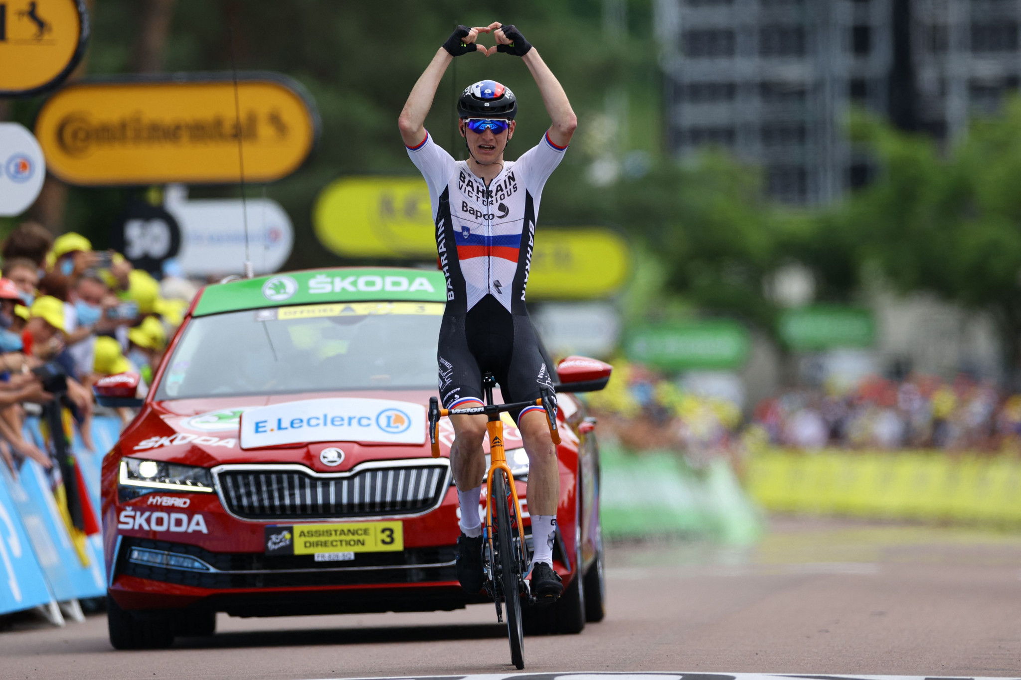 Mohorič endurance rewarded with stage win at Tour de France