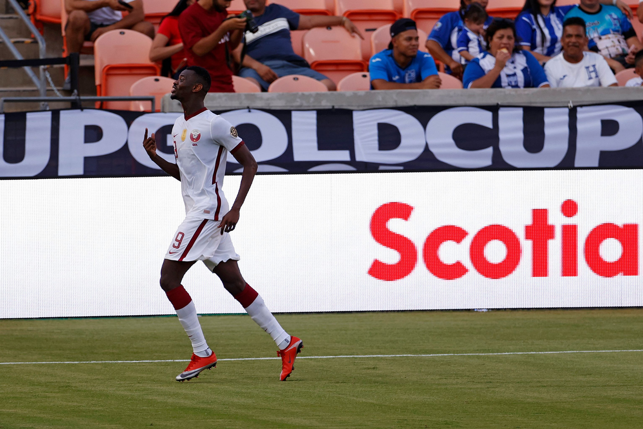 Qatar sweep aside Grenada to close on knockout stage place at Gold Cup
