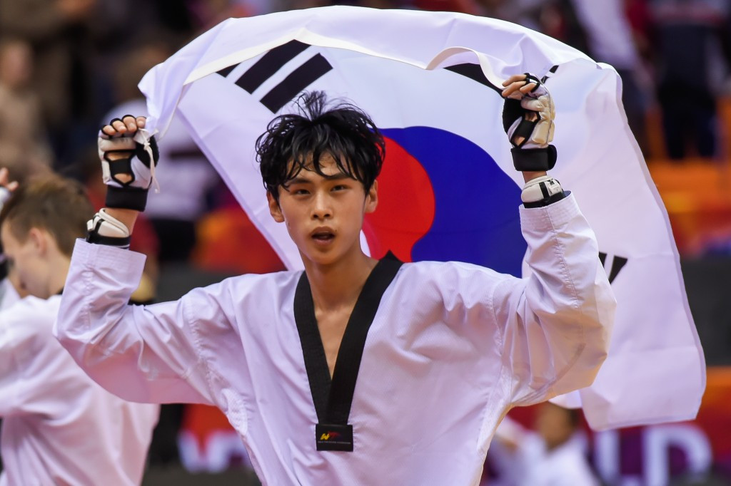 Kim Tae-hun claimed a third South Korean gold of the Championships with victory in the men's under 54kg event 