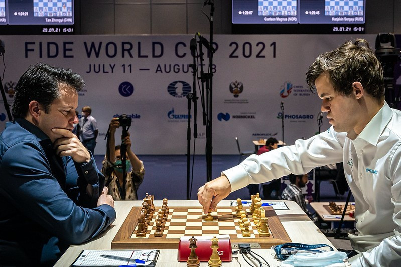 Magnus Carlsen, right, defeated Etienne Bacrot 2-0 ©FIDE/Eric Rosen