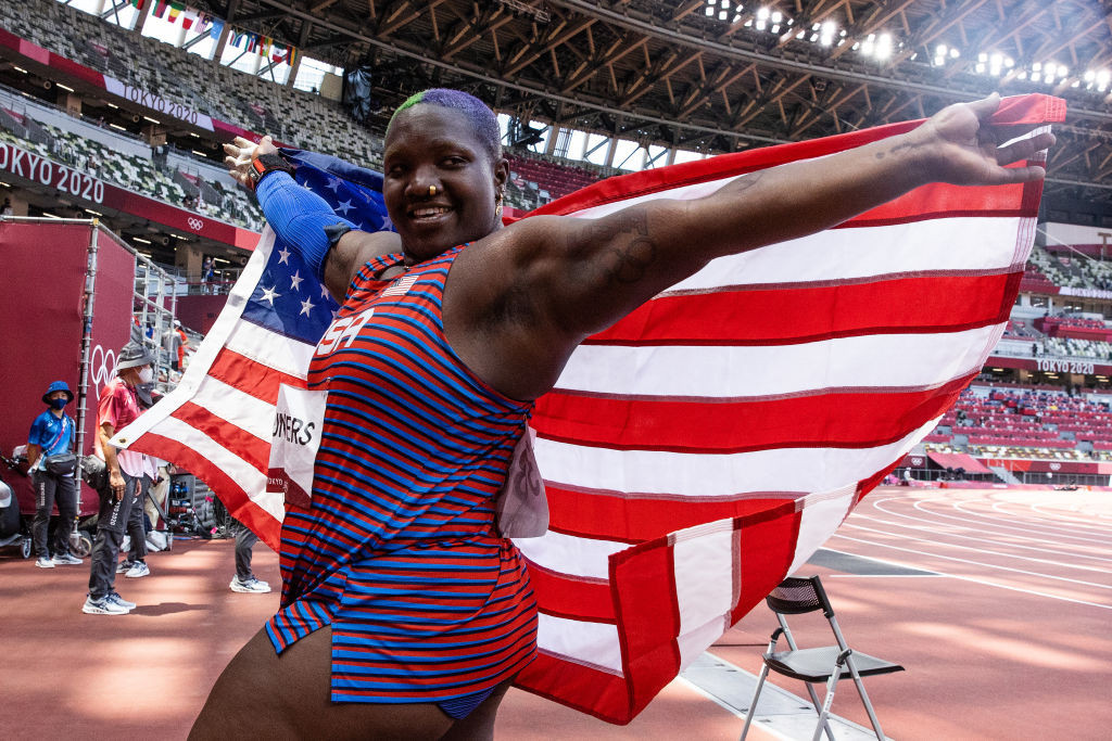 Raven Saunders of the United States revelled in her silver medal-winning performance in the Olympic women's shot put final ©Getty Images