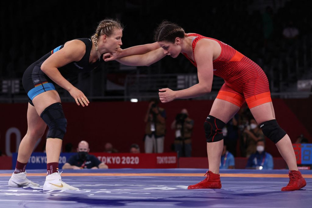 Aline Rotter-Focken of Germany, left, beat five-time world champion Adeline Gray of the United States to claim women's 76kg freestyle gold ©Getty Images
