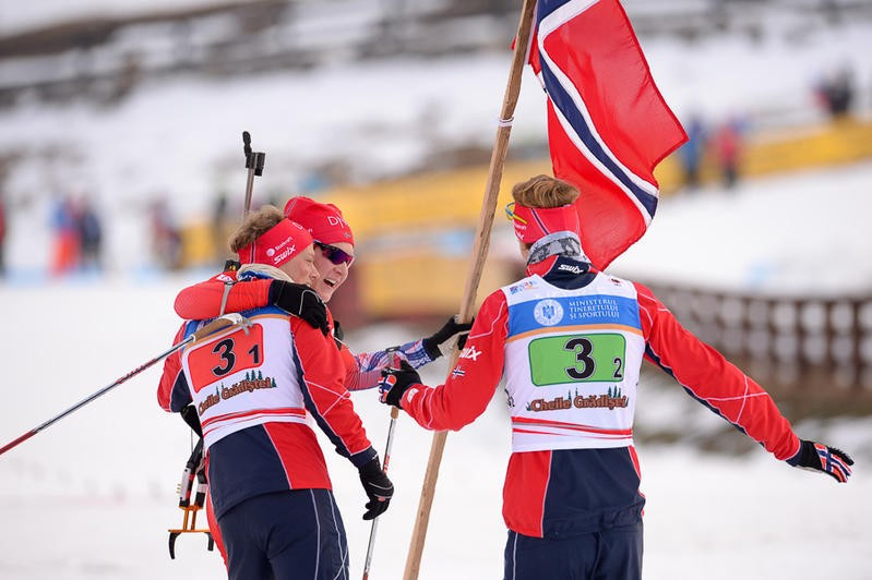 Norway beat defending champions Russia to secure gold in the men's race