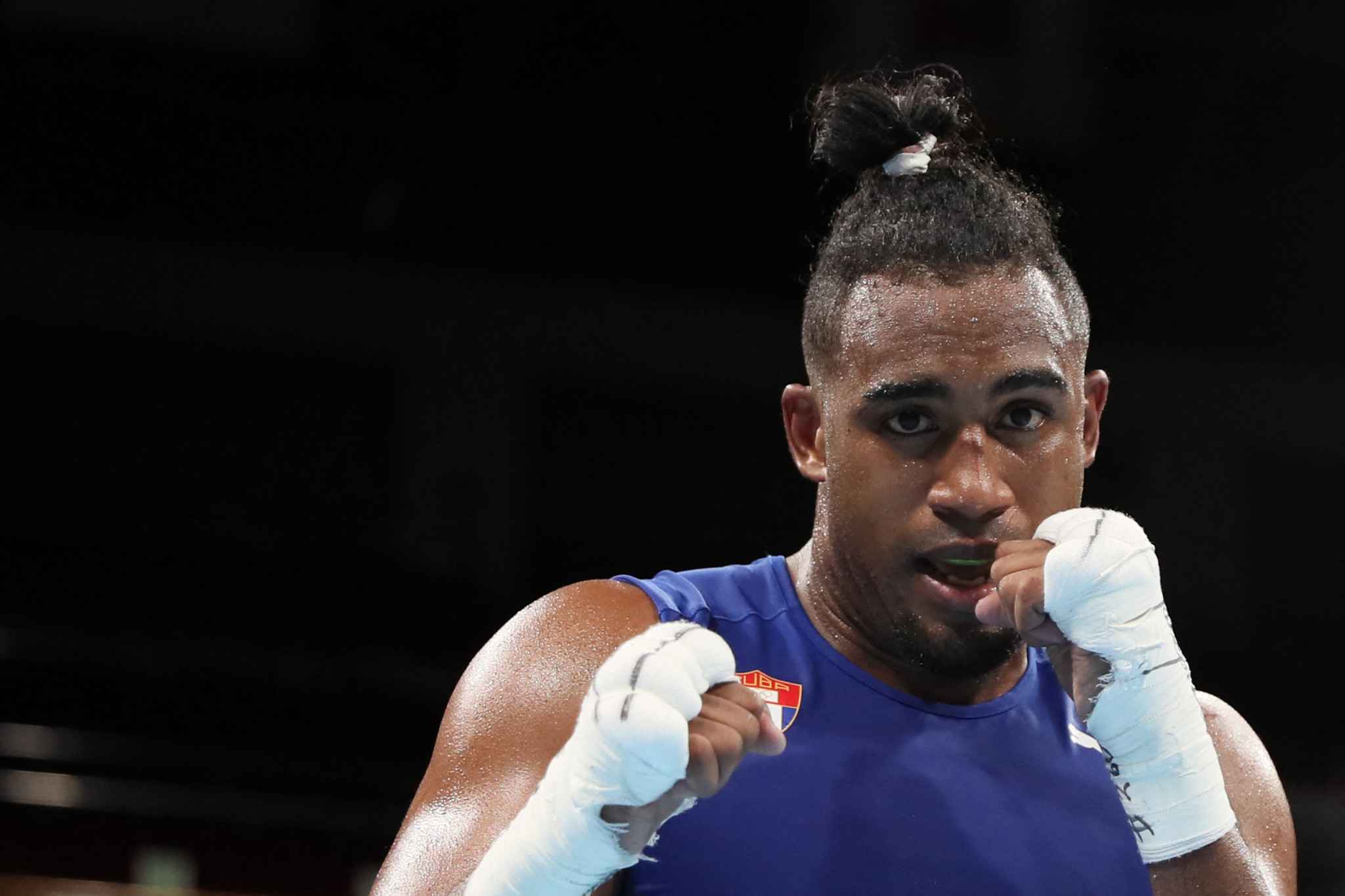 López becomes two-weight Olympic boxing gold medallist with light heavyweight win