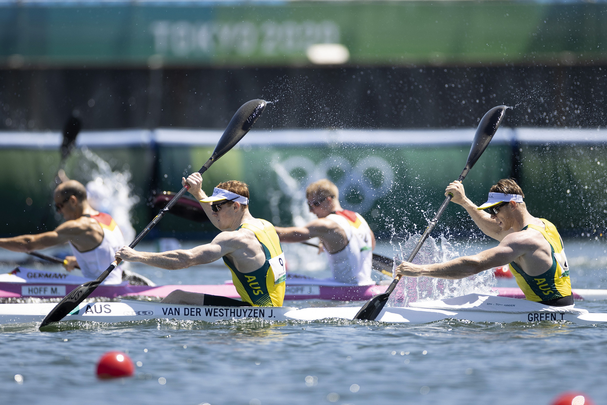 Jean van der Westhuyzen and Thomas Green 
clinched gold for Australia in the men's K2 1000m ©Getty Images
