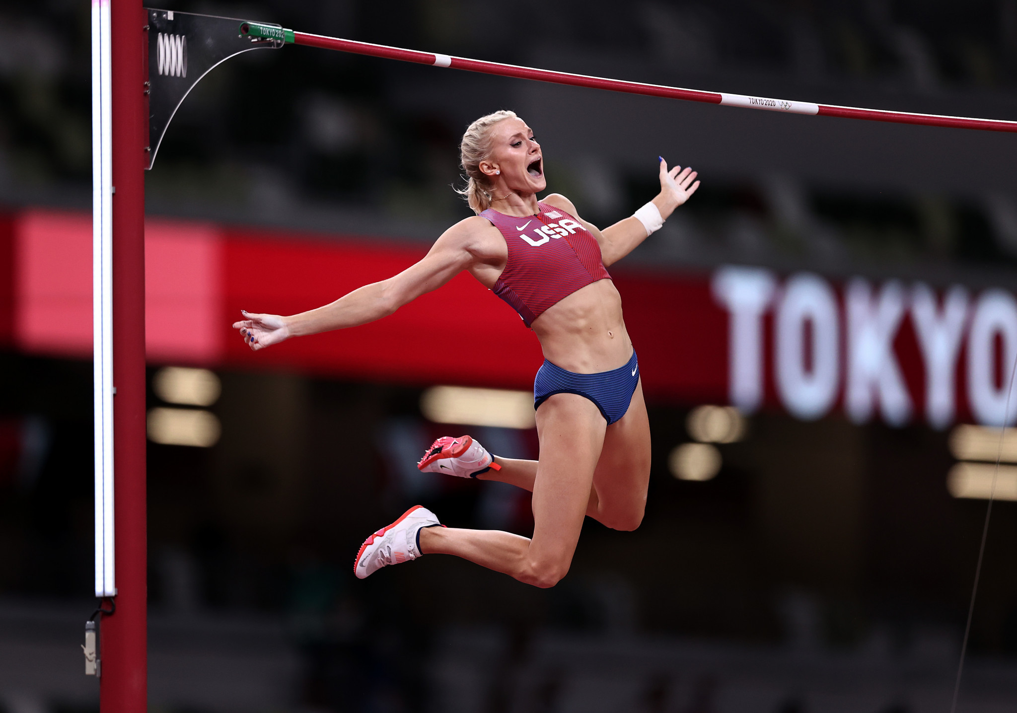 Katie Nageotte celebrates after clearing 4.90m to win the women's pole vault title ©Getty Images