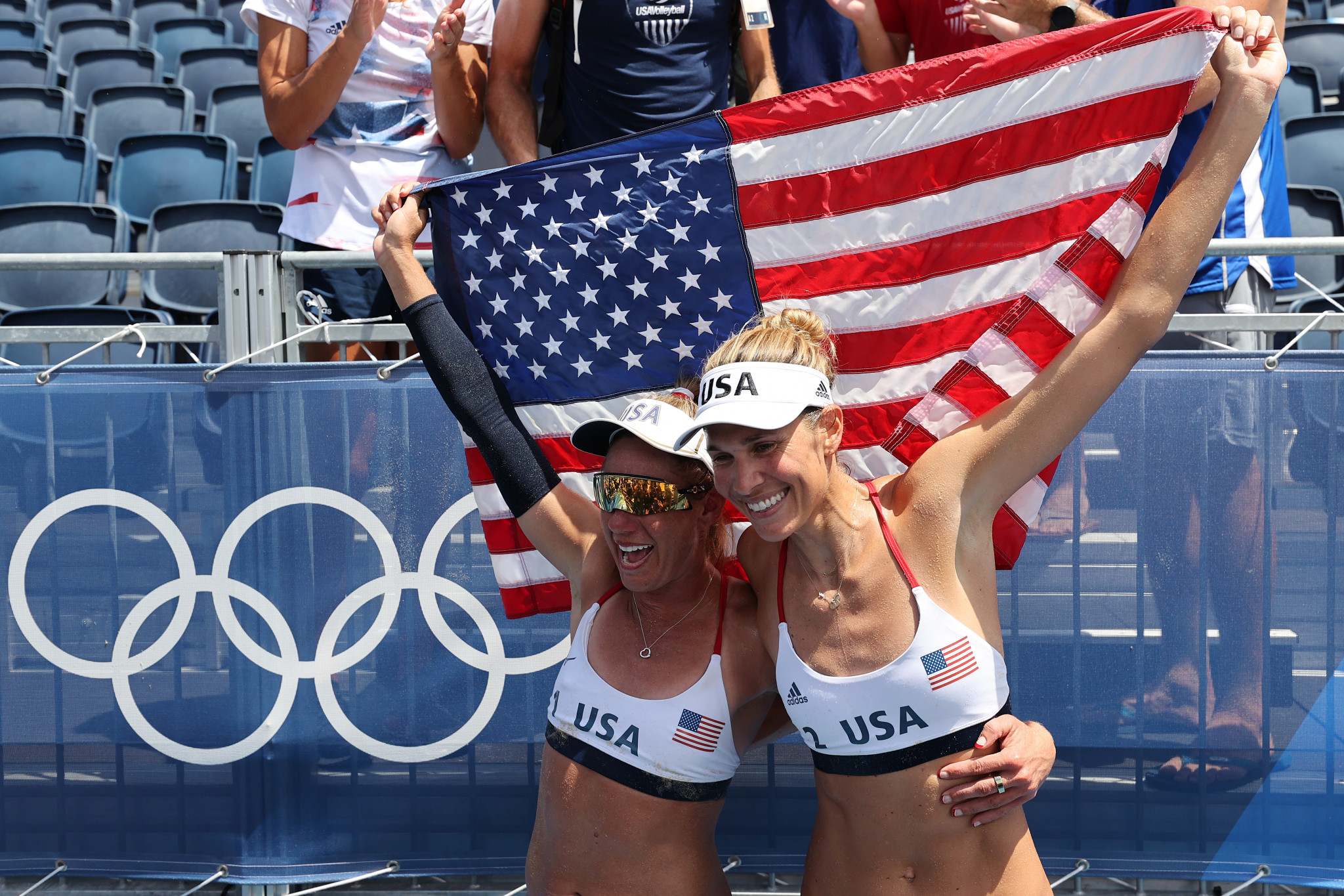 April Ross, left, and Alix Klineman claimed women's beach volleyball gold for the United States ©Getty Images