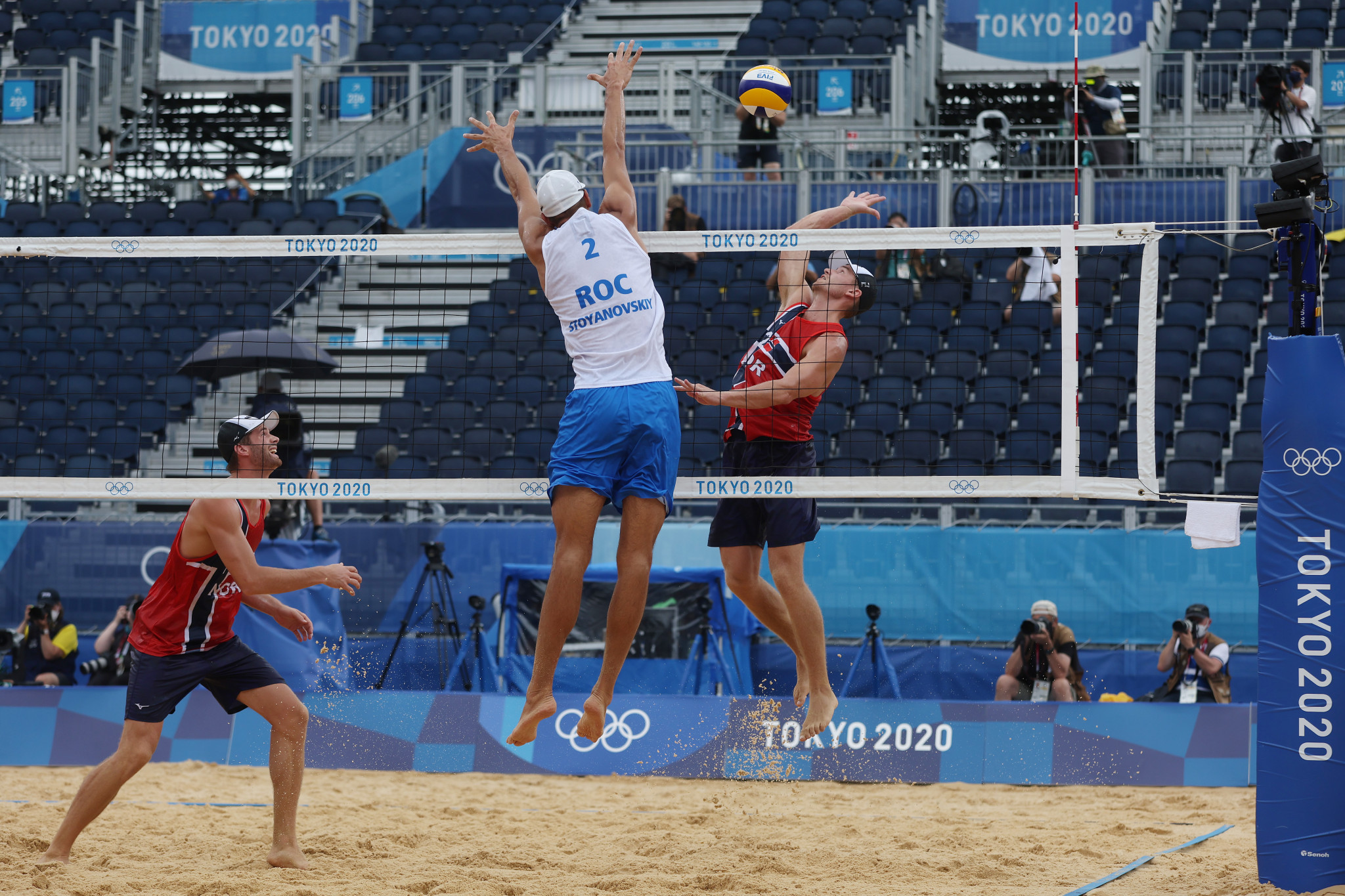 Anders Mol and Christian Sørum won men's beach volleyball gold for Norway by defeating the ROC in straight sets ©Getty Images