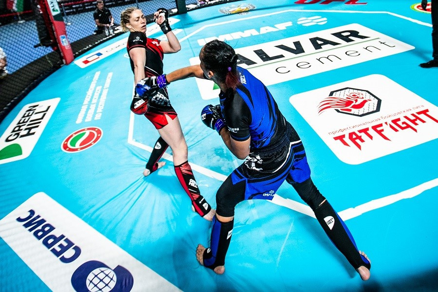 New Zealand's Michelle Montague beat home fighter Elena Vetrova with a technical knockout at the 2021 IMMAF European Open in Kazan ©IMMAF