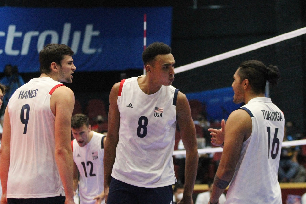 Jake Hanes, left, top scored for the US in their win over the Dominican Republic ©NORCECA
