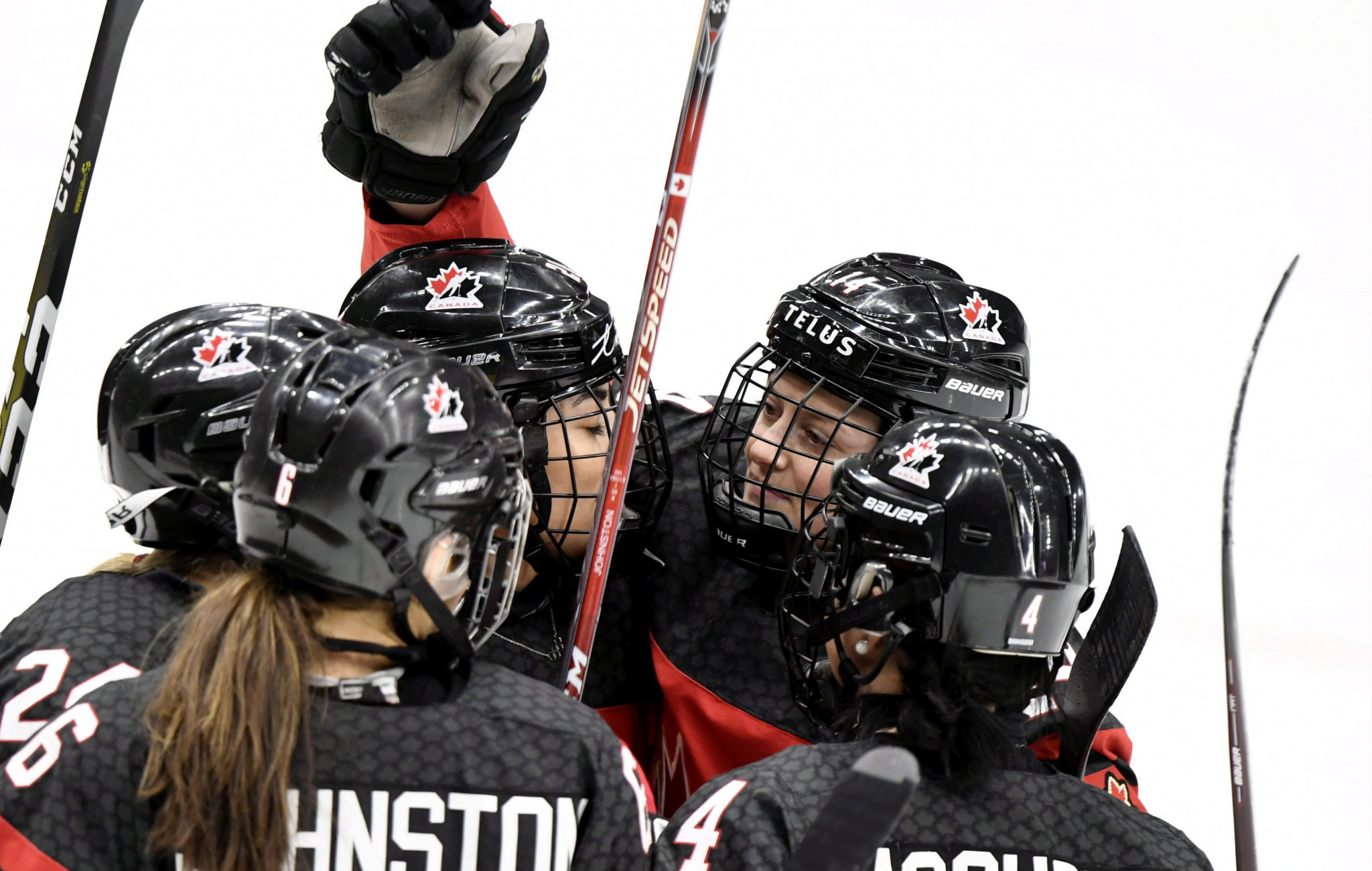 Hosts Canada win on opening day of Ice Hockey Women's World Championship