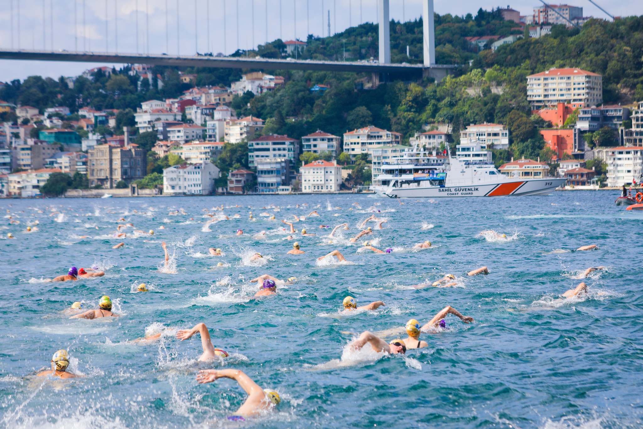 Üstündağ and Turnalı win Bosphorus Cross-Continental Swimming Race organised by Turkish NOC
