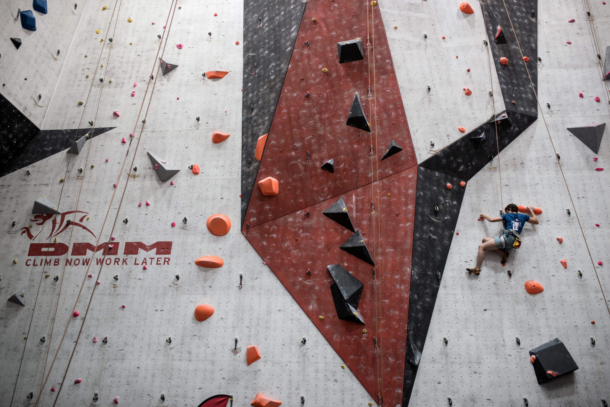 McArthur maintains excellent form to win at IFSC Climbing Youth World Championships