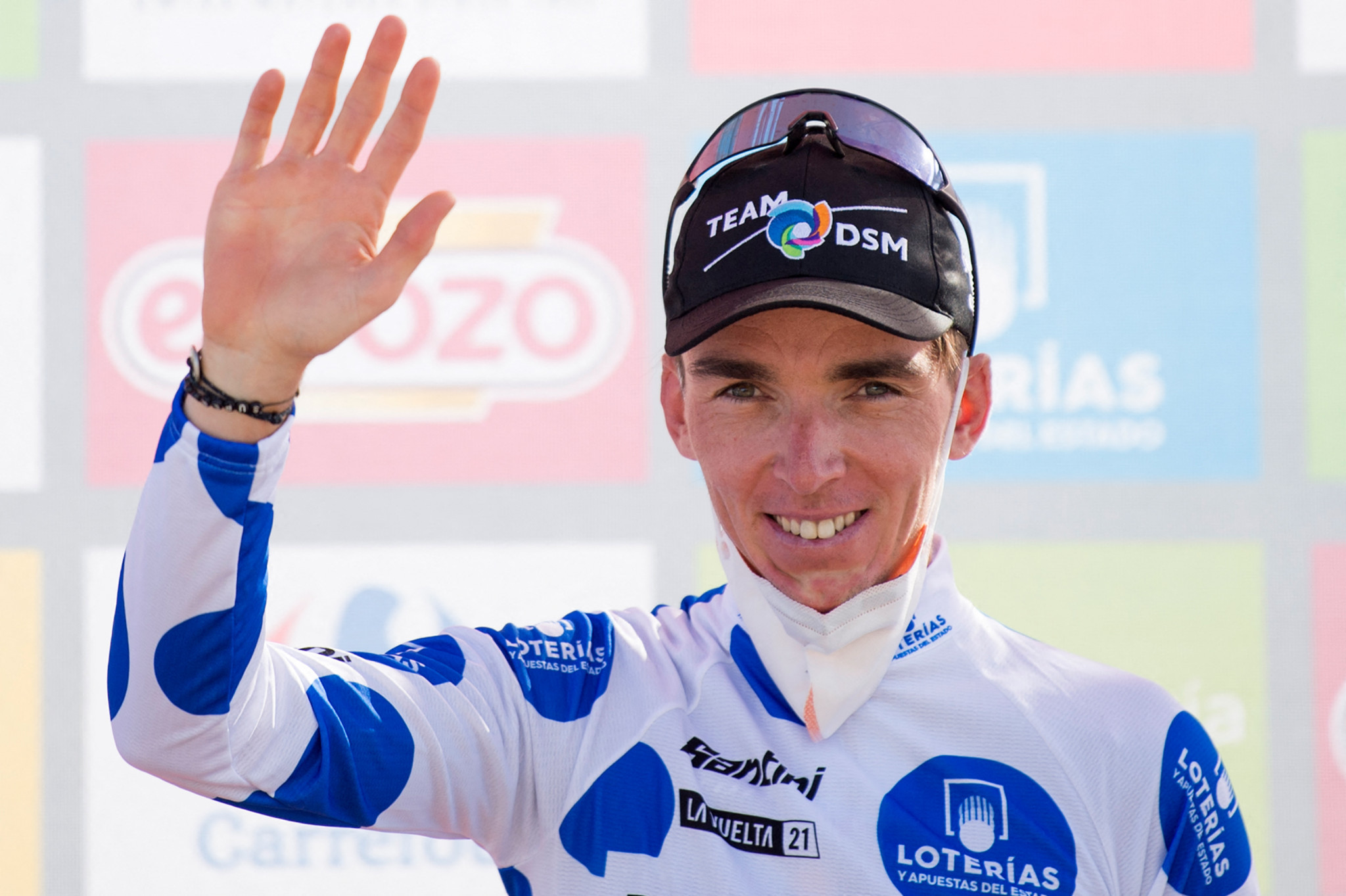 Brilliant Bardet wins Vuelta stage 14 and takes over as King of the Mountains