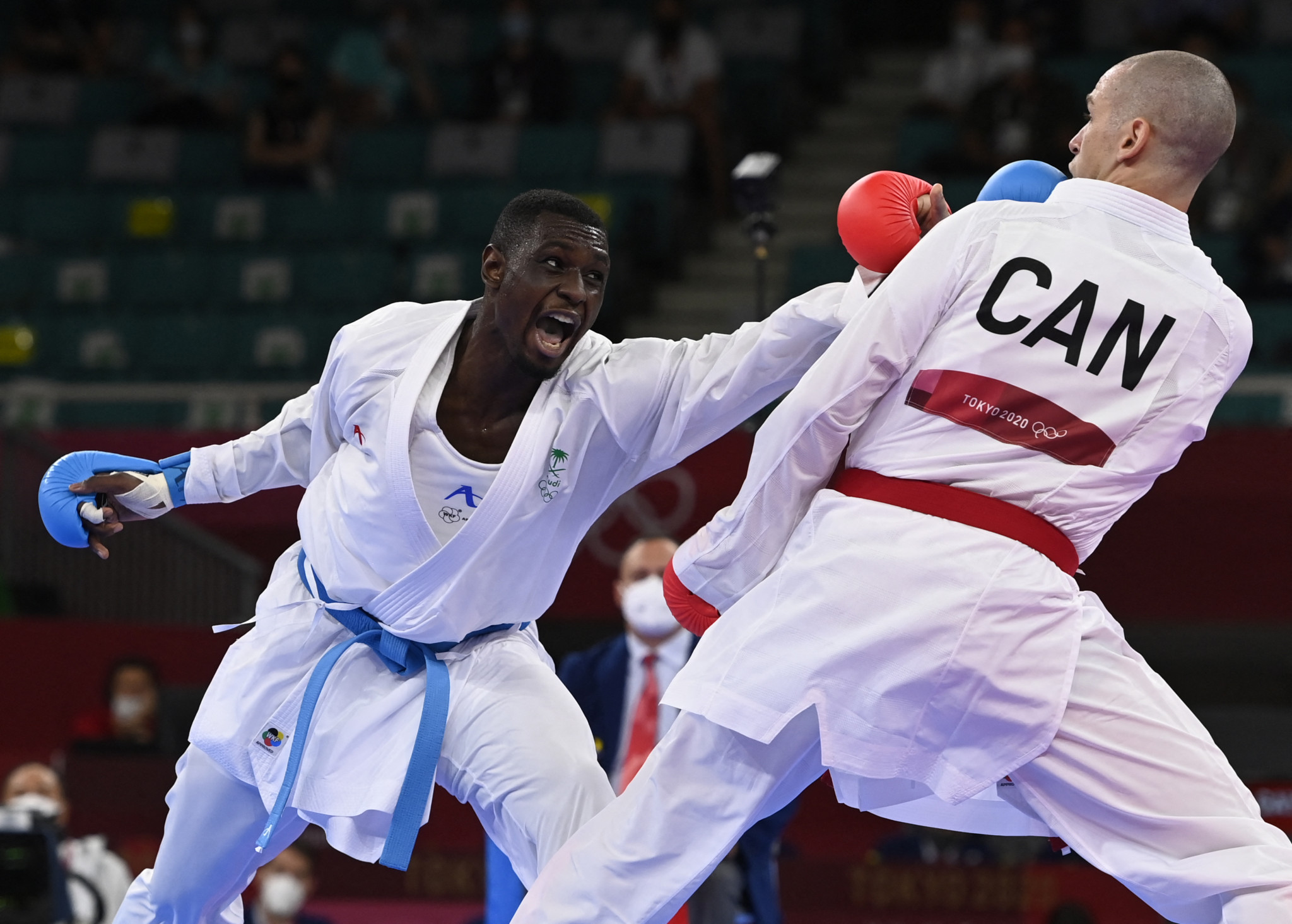 Daniel Gaysinsky, right, was a lone Canadian karateka at Tokyo 2020 ©Getty Images
