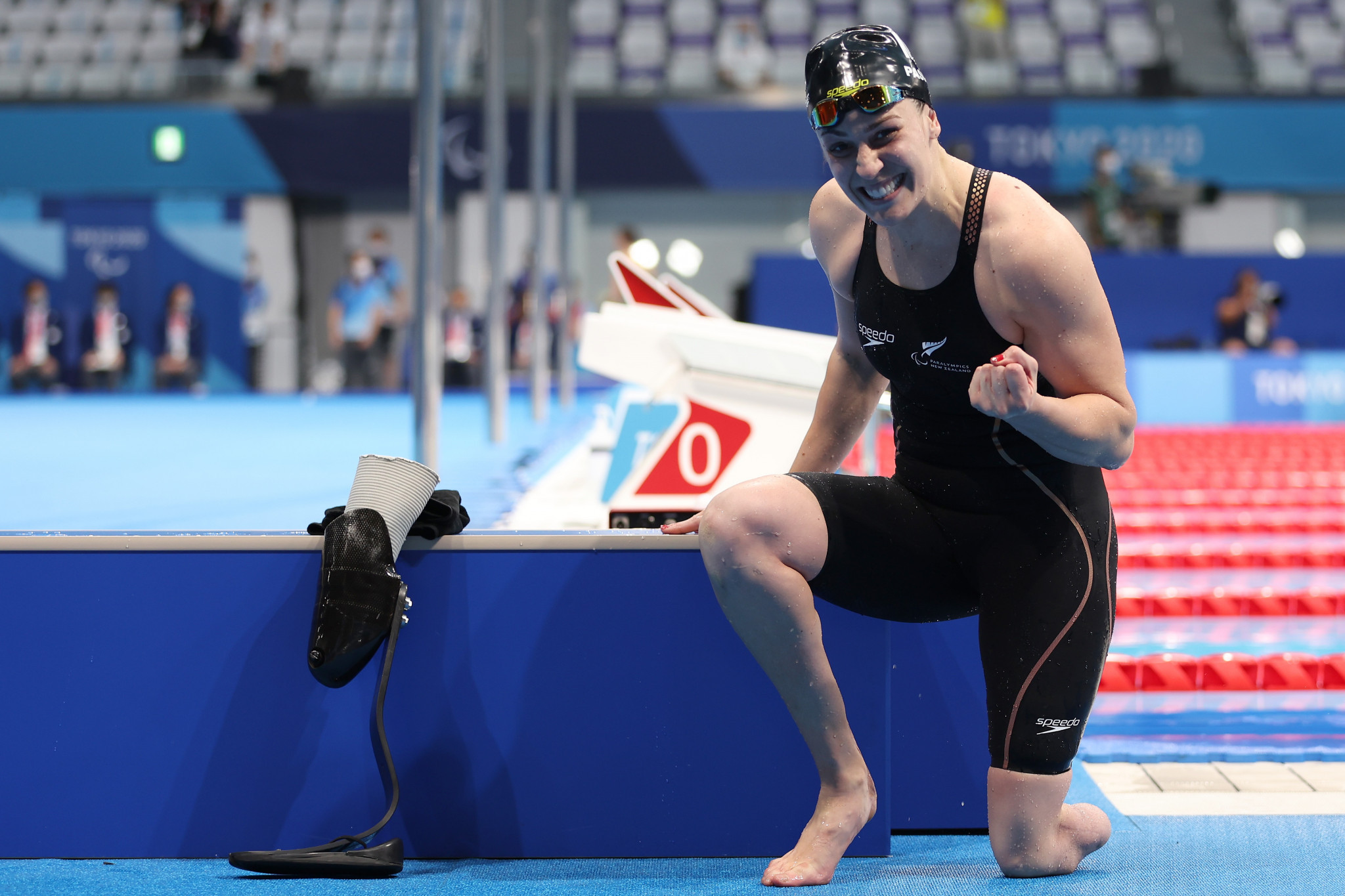 New Zealand's Sophie Pascoe celebrates after winning her 10th Paralympic gold ©Getty Images