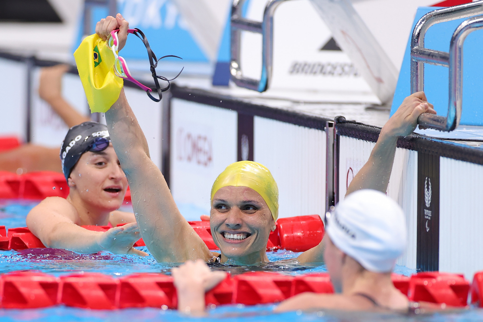 Brazil's Maria Carolina Gomes Santiago celebrates her second Paralympic Games gold medal of Tokyo 2020 ©Getty Images