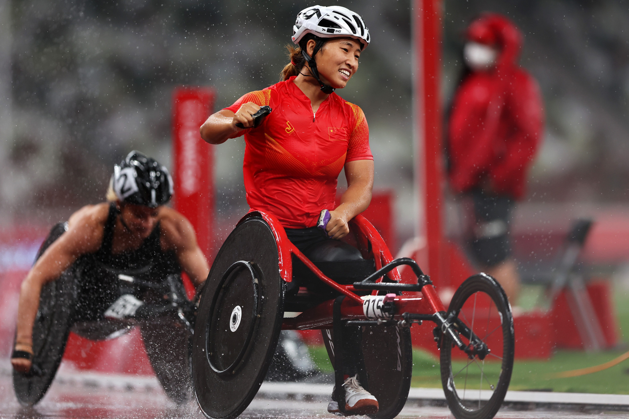 Zhou Zhaoqian mastered the conditions to win the women's T54 1500m event ©Getty Images