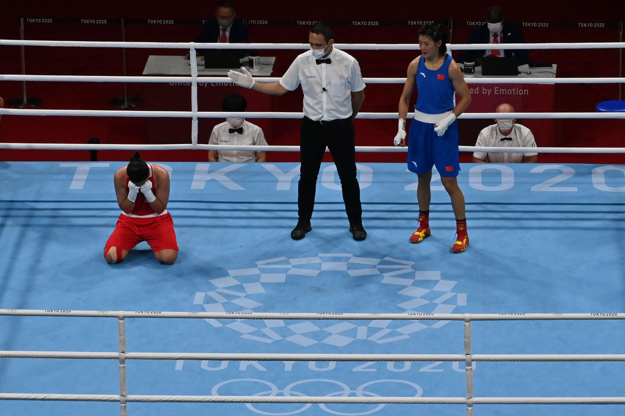 AIBA has targeted boosts to the development 
of women's boxing and officiating ©Getty Images
