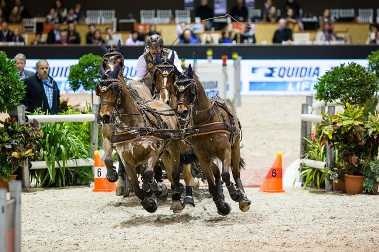 De Ronde produces clean round to lead standings at FEI Driving World Cup Final