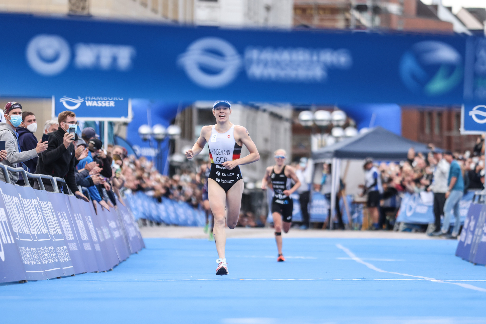 Laura Lindemann claimed her maiden World Triathlon Championship Series victory in Hamburg after a powerful run ©Getty Images