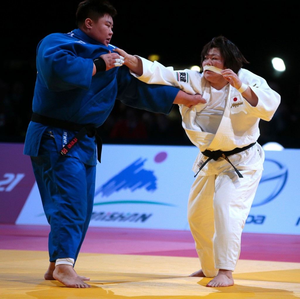 Japan's Megumi Tachimoto finished with a giant bandage stretched across her face but still won a record 14th Grand Slam medal after defeating China's Sisi Ma in the over 78kg division ©Getty Images