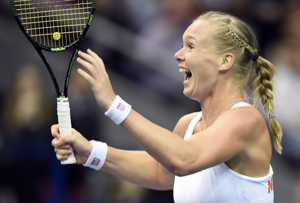 Kiki Bertens won both her singles matches to help The Netherlands beat 2015 runners-up Russia